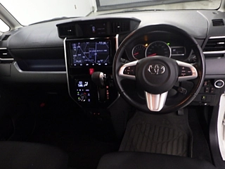 TOYOTA ROOMY 2020
