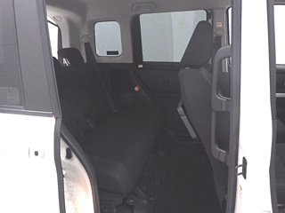 TOYOTA ROOMY 2020