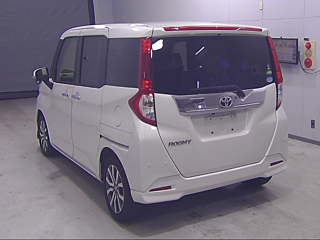 TOYOTA ROOMY 2020