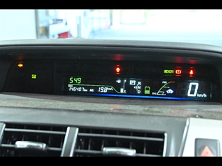 TOYOTA PRIUS ALPHA 2013