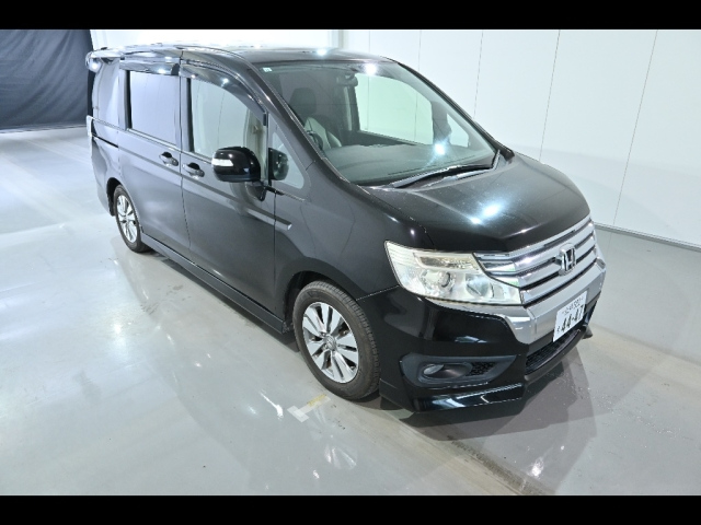 HONDA STEP WAGON 2013