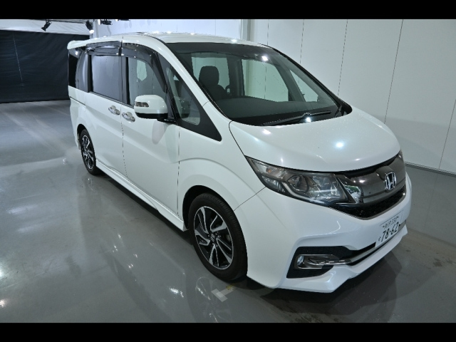 HONDA STEP WAGON 2015