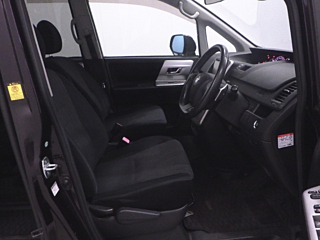 TOYOTA VOXY 2010