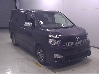 TOYOTA VOXY 2010