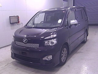 TOYOTA VOXY 2010
