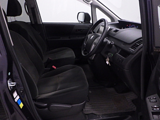 TOYOTA NOAH 2010