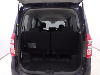 TOYOTA NOAH 2010