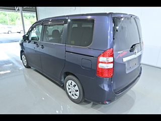 TOYOTA NOAH 2010