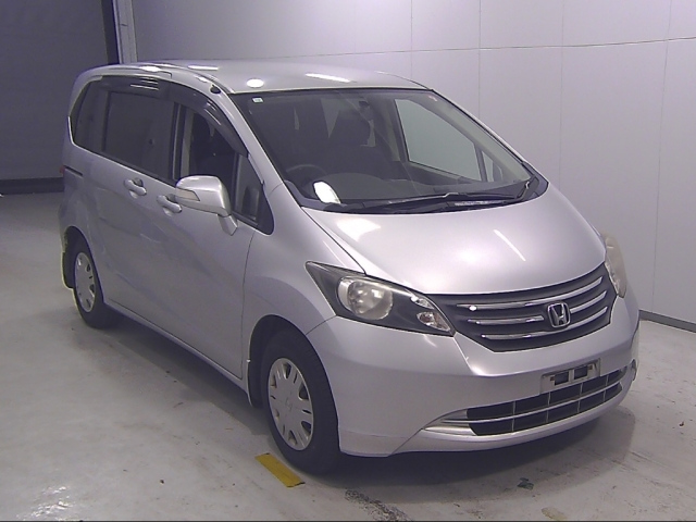 HONDA FREED 2008
