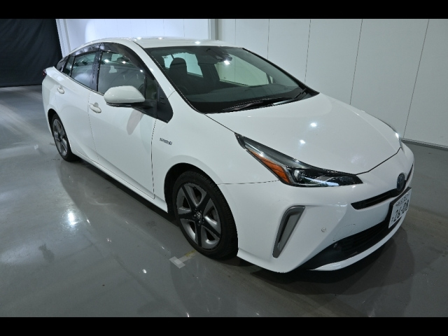TOYOTA PRIUS 2019