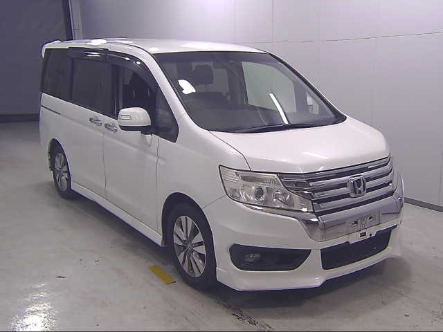 HONDA STEP WAGON 2014