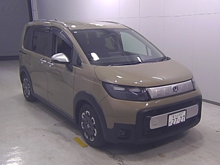 HONDA FREED 2024