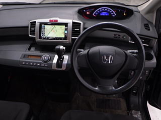 HONDA FREED 2013