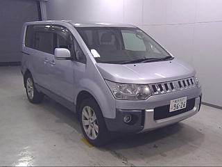 MITSUBISHI DELICA D5 2013