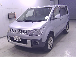 MITSUBISHI DELICA D5 2013