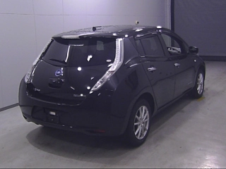 NISSAN LEAF 2017