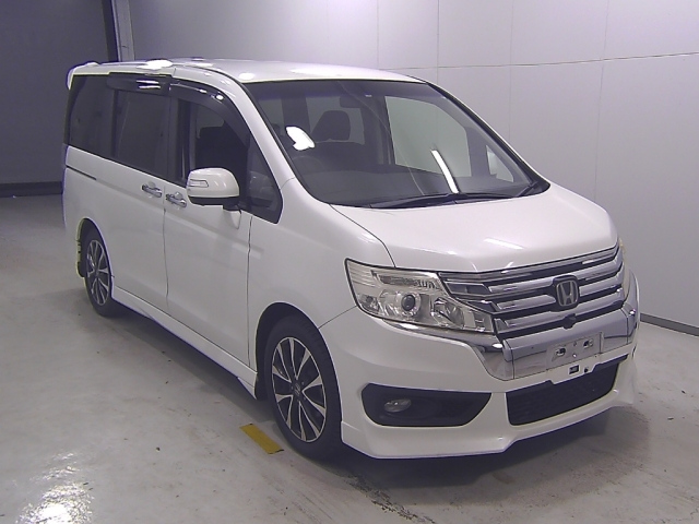 HONDA STEP WAGON 2014