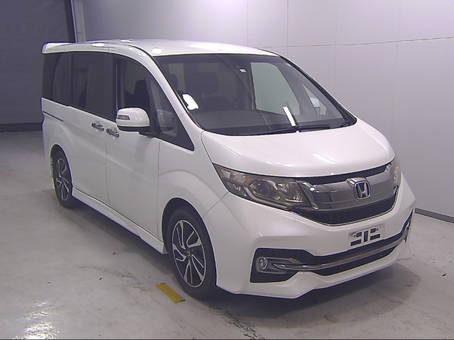 HONDA STEP WAGON 2016