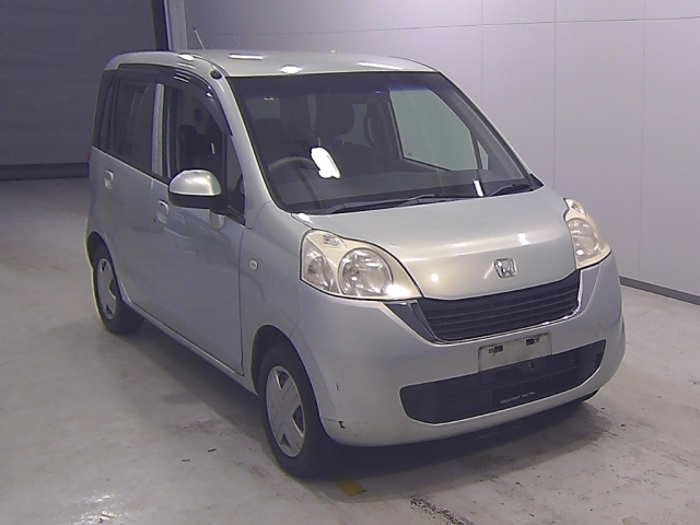 HONDA LIFE 2010