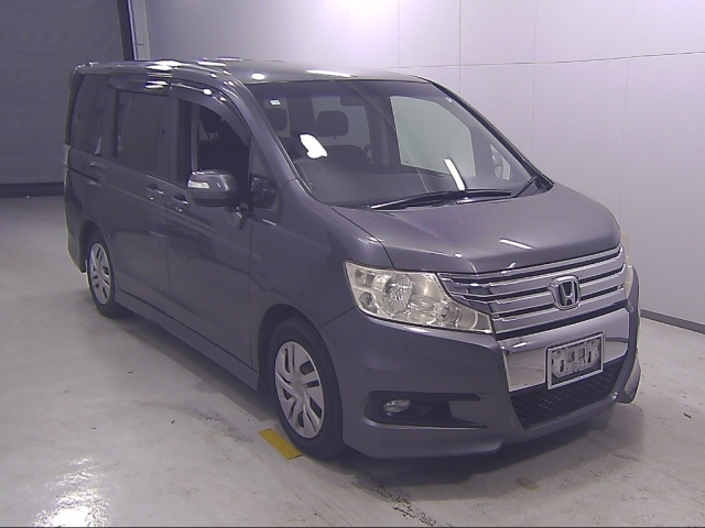 HONDA STEP WAGON 2010