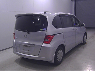 HONDA FREED 2011