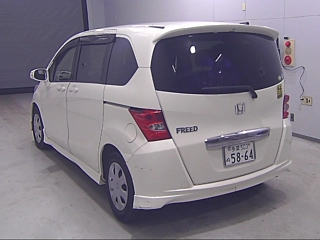HONDA FREED 2010
