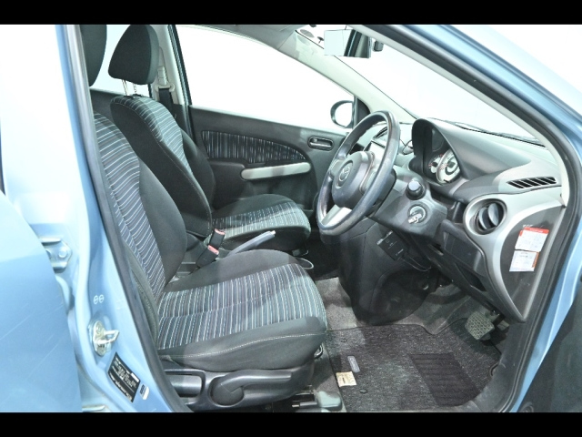 MAZDA DEMIO 2010