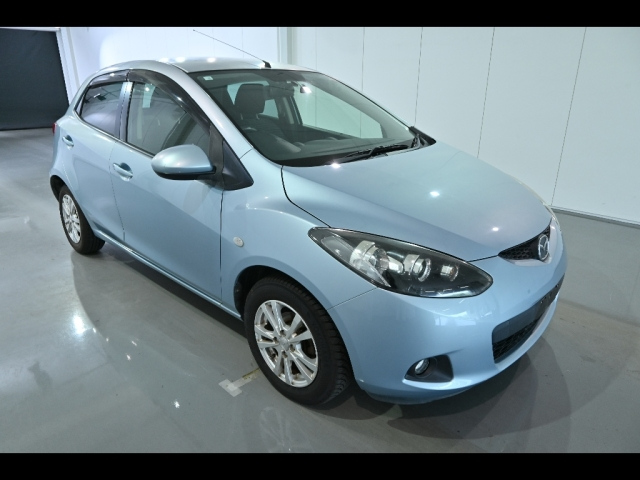MAZDA DEMIO 2010