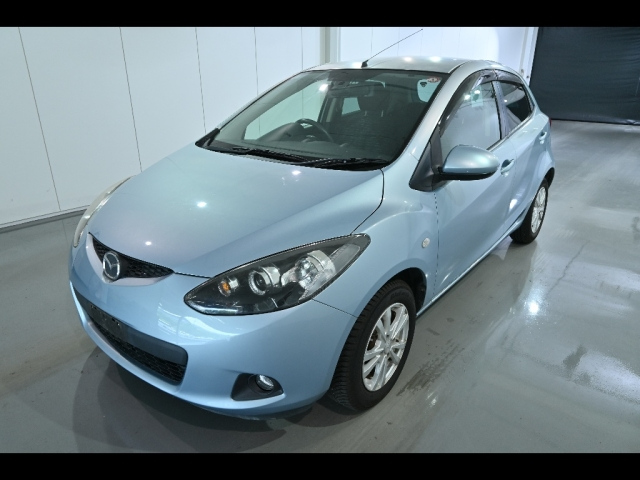 MAZDA DEMIO 2010