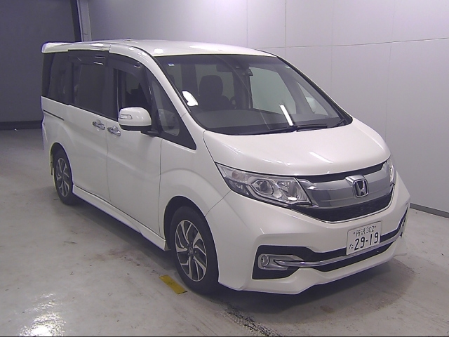 HONDA STEP WAGON 2017