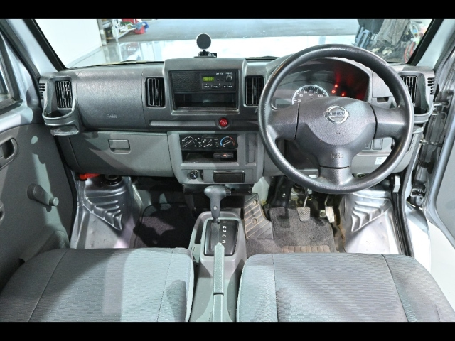NISSAN CLIPPER VAN 2013