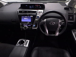 TOYOTA PRIUS ALPHA 2017