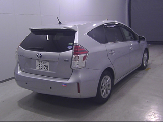 TOYOTA PRIUS ALPHA 2017