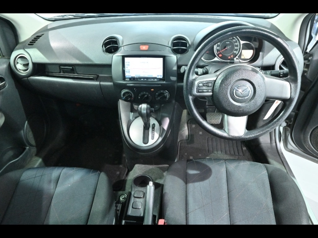 MAZDA DEMIO 2012