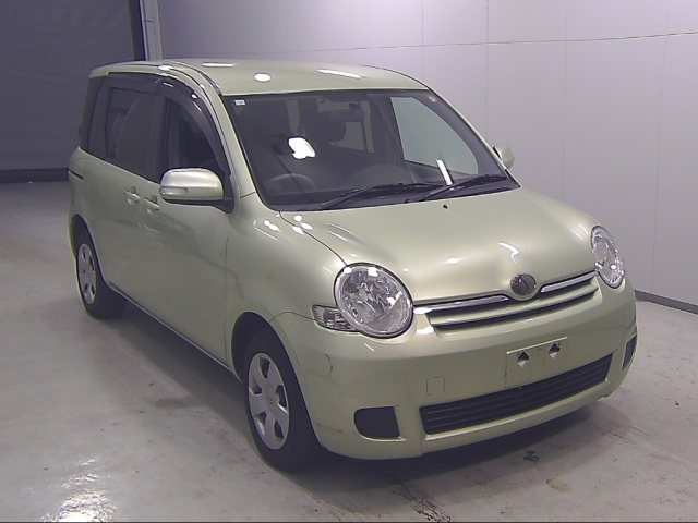 TOYOTA SIENTA 2010