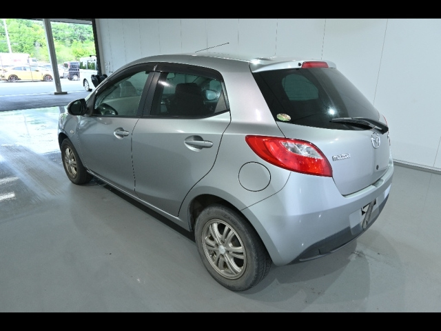 MAZDA DEMIO 2010