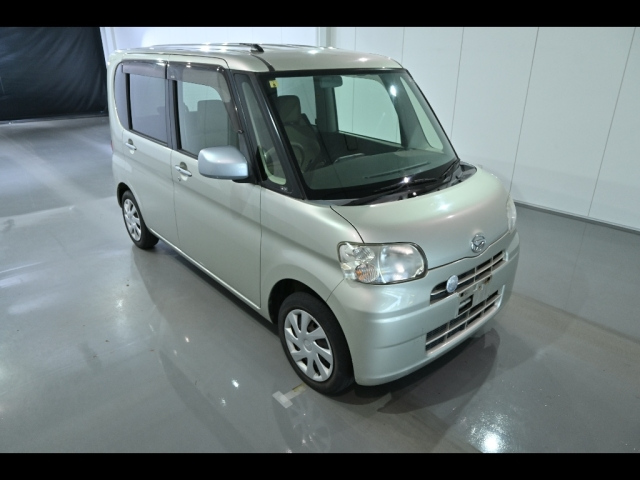 DAIHATSU TANTO 2012