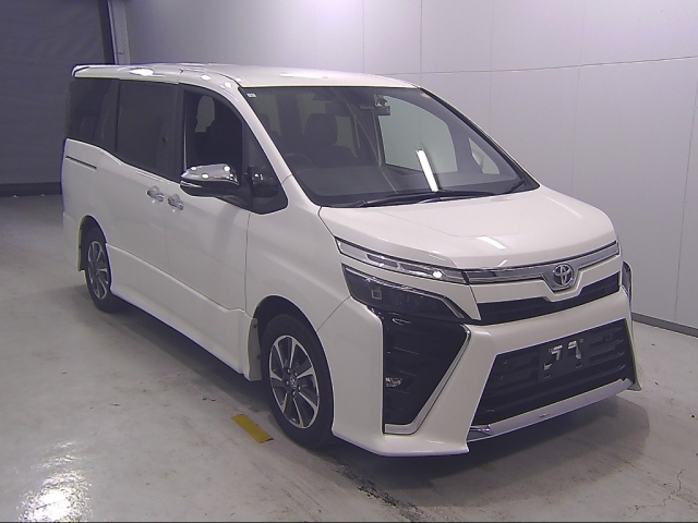 TOYOTA VOXY 2021