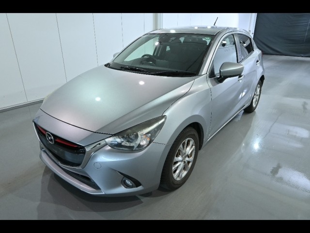 MAZDA DEMIO 2015