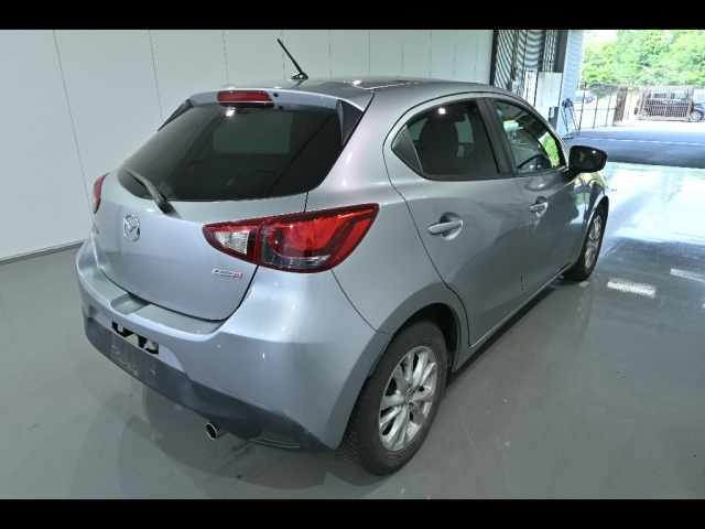MAZDA DEMIO 2015