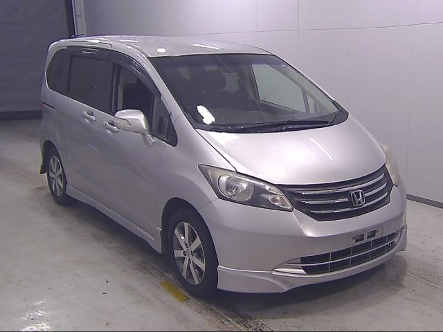 HONDA FREED 2010