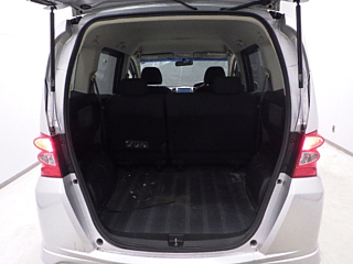 HONDA FREED 2010