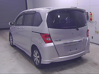 HONDA FREED 2010