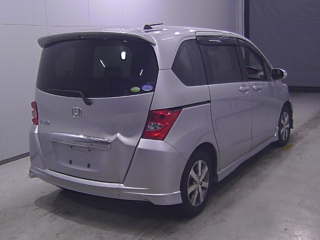 HONDA FREED 2010