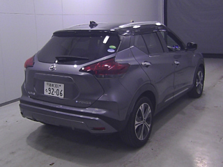 NISSAN KIX 2021