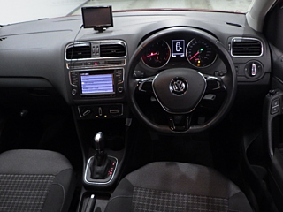VOLKSWAGEN POLO 2015