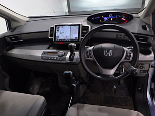 HONDA FREED 2012