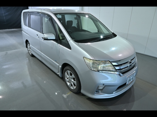 NISSAN SERENA 2013