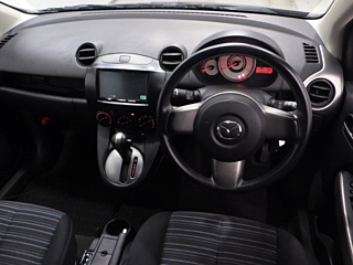 MAZDA DEMIO 2010