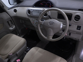 TOYOTA PORTE 2010